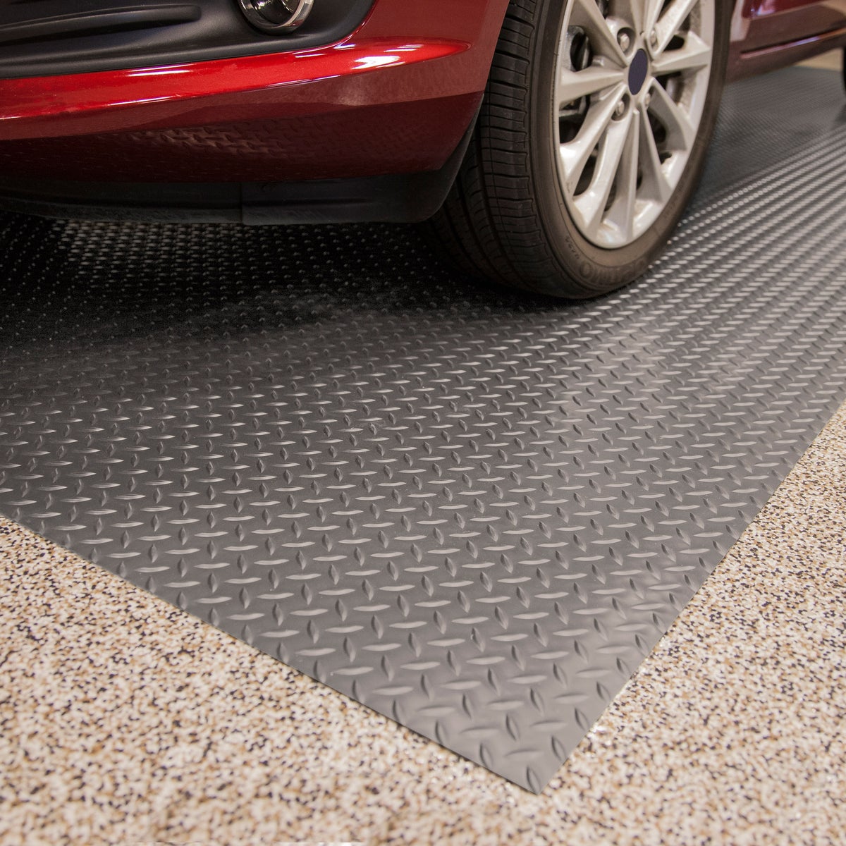 G-Floor Diamond Tread Roll Out Flooring in Slate Grey