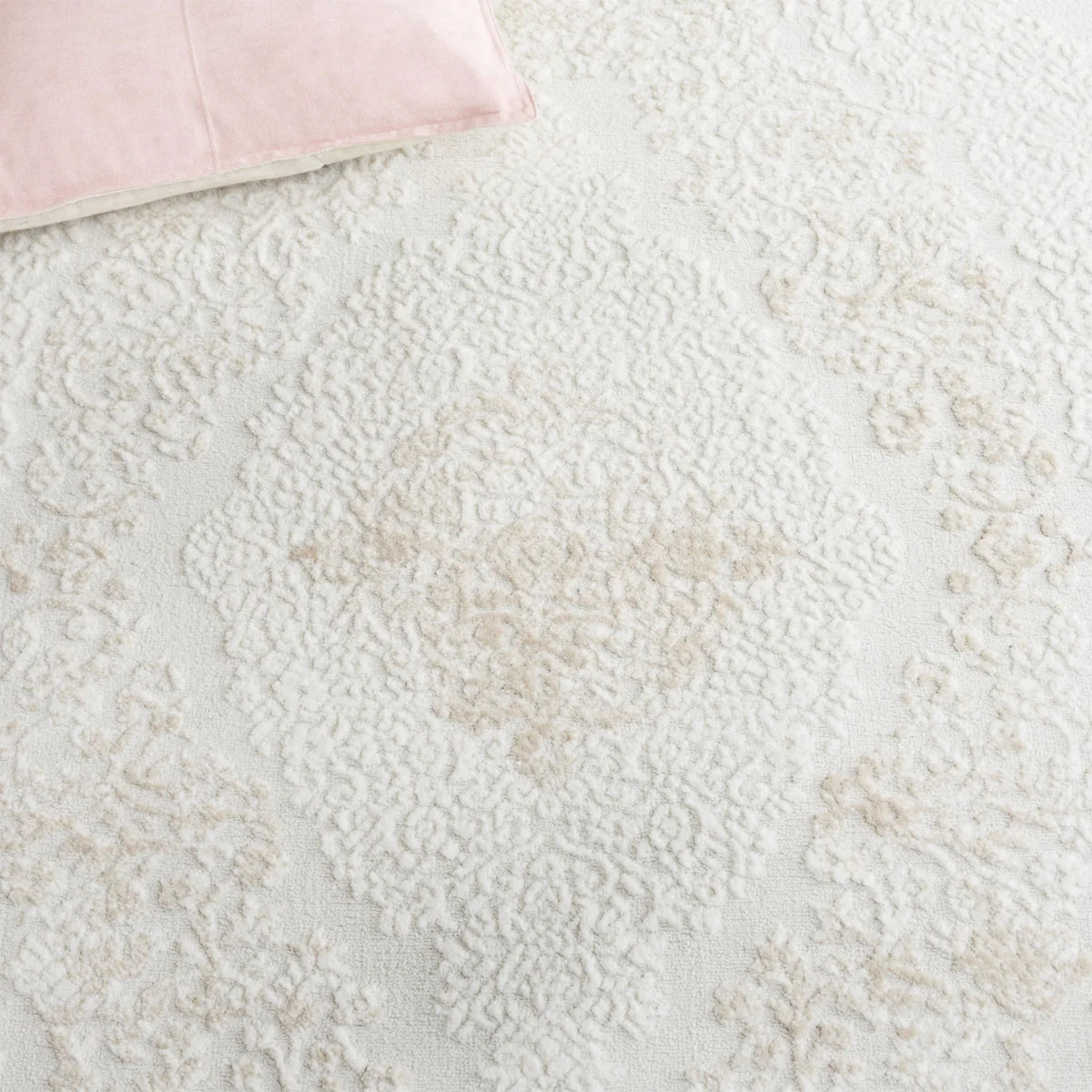 Safavieh Hannah Collection Elegance Indoor Area Rug