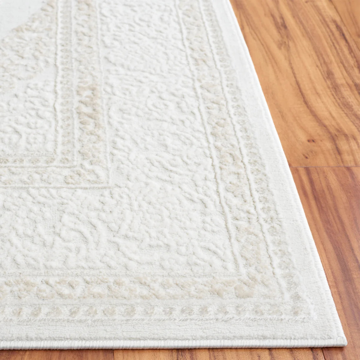 Safavieh Hannah Collection Elegance Indoor Area Rug