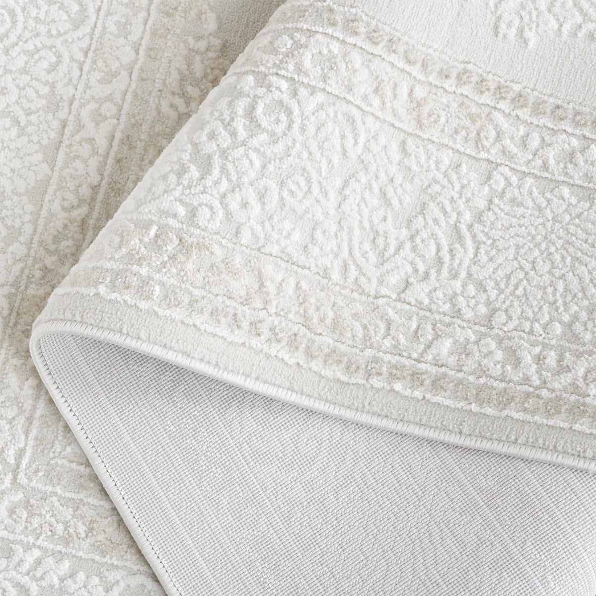 Safavieh Hannah Collection Elegance Indoor Area Rug