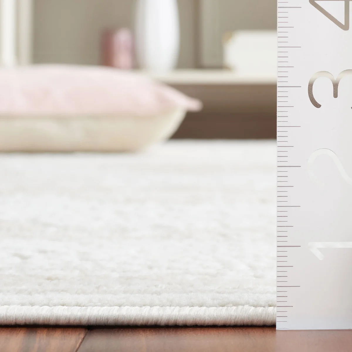 Safavieh Hannah Collection Elegance Indoor Area Rug