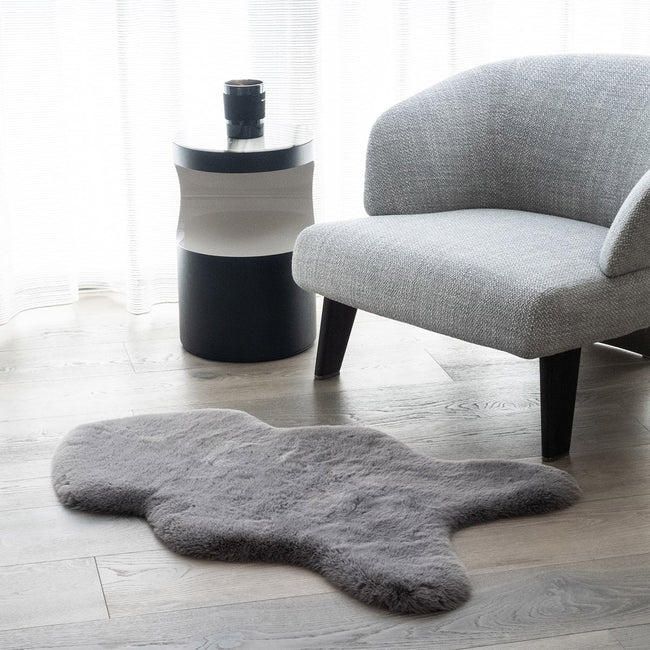 Mon Château Single Faux Fur Rug