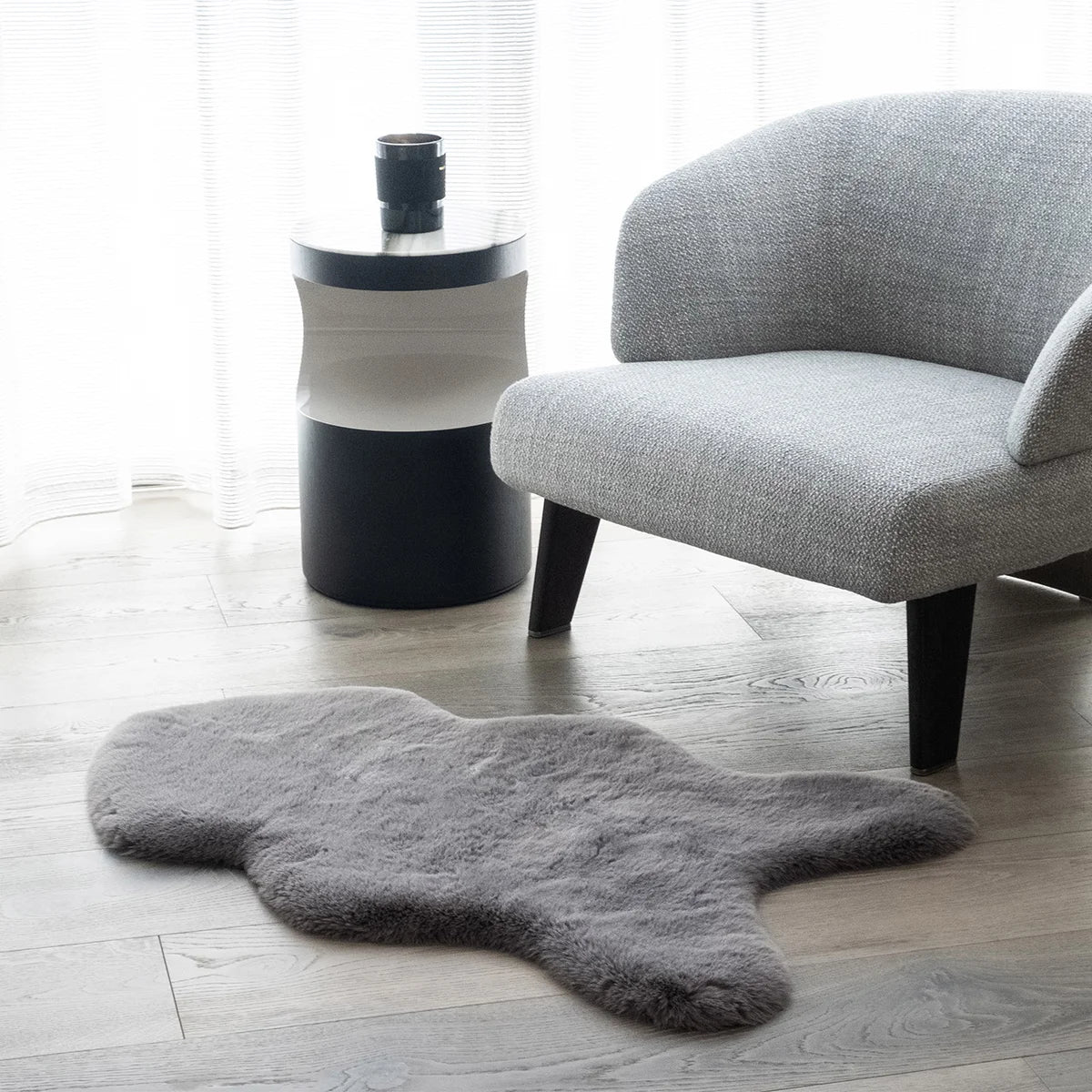 Mon Chateau Single Faux Fur Rug