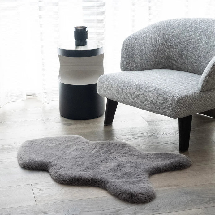 Mon Chateau Single Faux Fur Rug