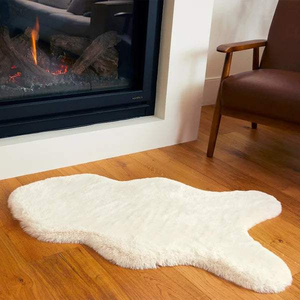 Mon Chateau Single Faux Fur Rug