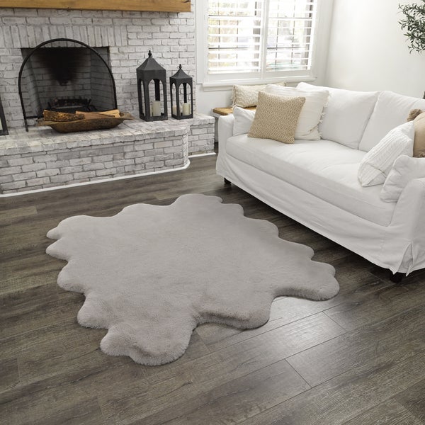 Mon Chateau Sexto Faux Fur Rug