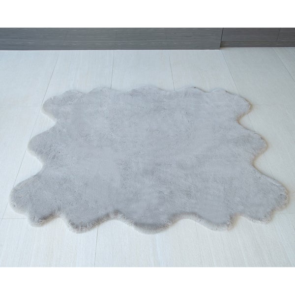 Mon Chateau Sexto Faux Fur Rug