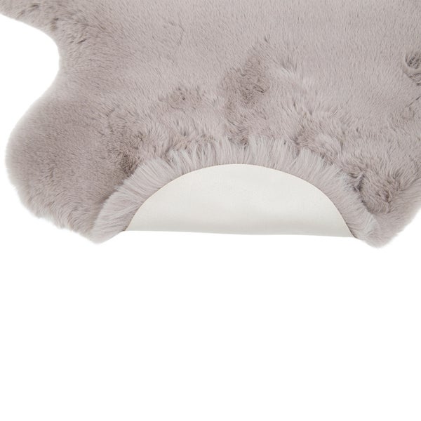 Mon Chateau Sexto Faux Fur Rug