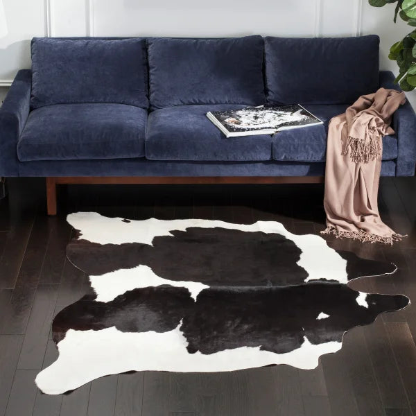 Safavieh Black and White Cowhide Indoor Rug