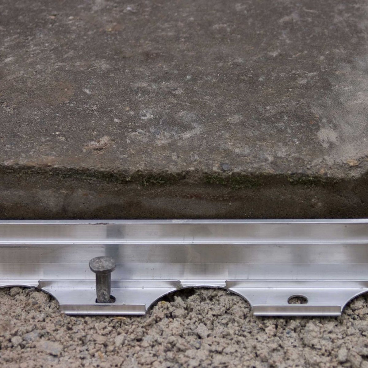 56 m (183.7 ft.) Euroline 'Brick' Aluminum Paver Edging
