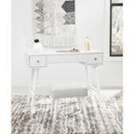 Thadamere Vanity Set