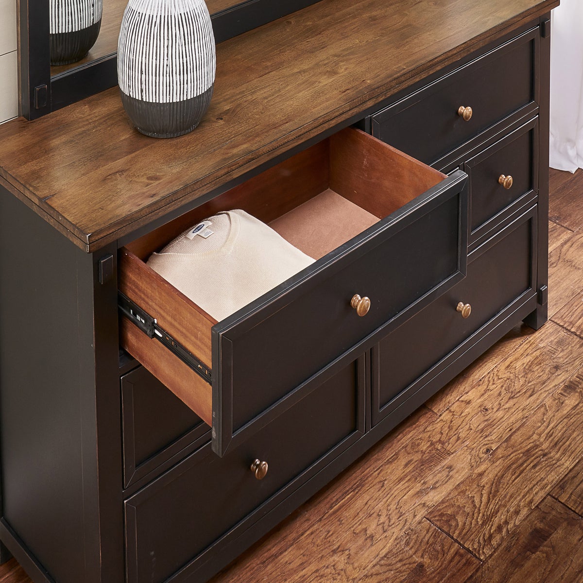 Alessia Contemporary 5-piece Queen Bedroom Set