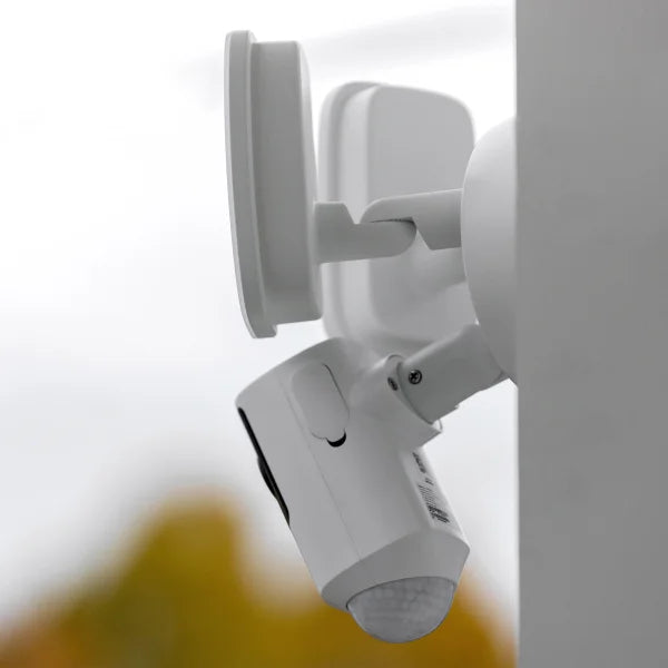 Lorex 4K Wired Video Doorbell with 2K Floodlight Wi-Fi Camera