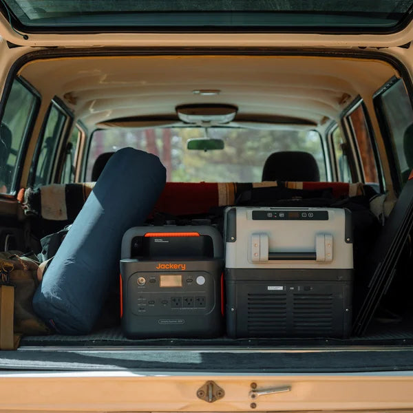 Jackery Explorer 1000 Power Station + SolarSaga 100W mini