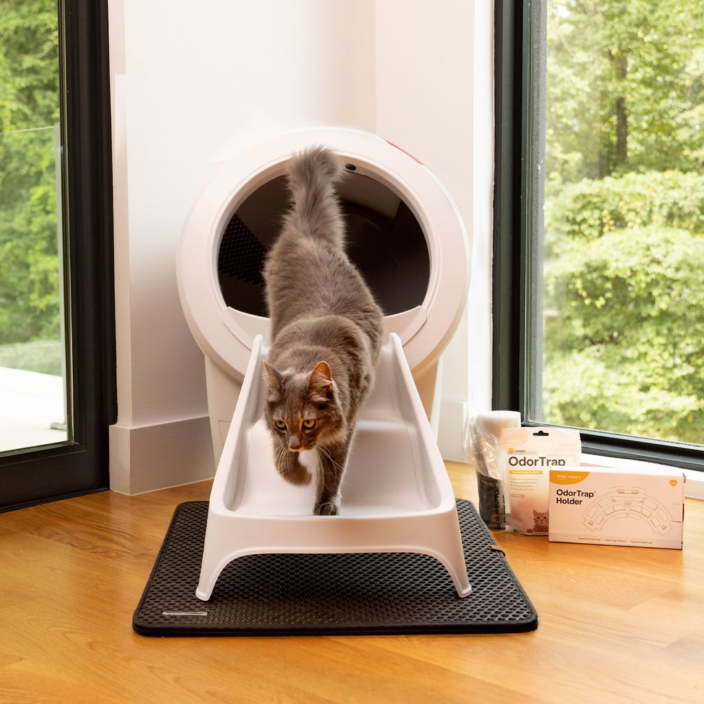 Litter-Robot 4 Self Cleaning Electric Cat Litter Box Exclusive Bundle, White