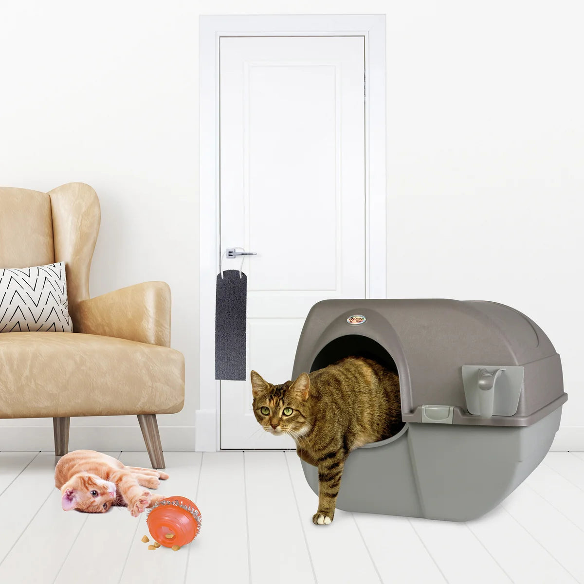 Omega Paw Roll n’ Clean Self Cleaning Litter Box Bundle