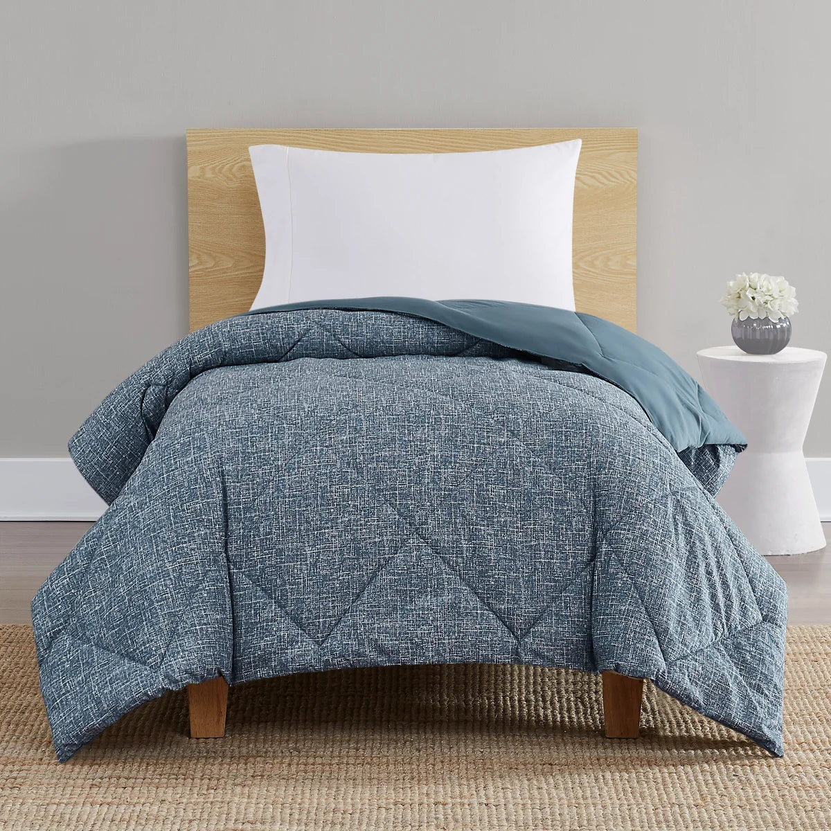 Simmons Down Alternative Blanket