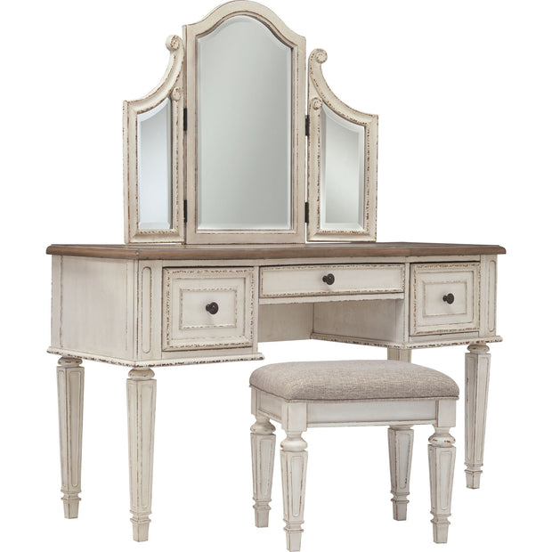 Realyn Vanity Set