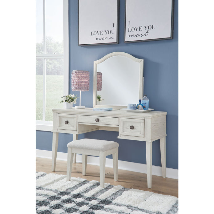 Robbinsdale Vanity Set