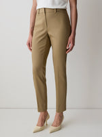 Limitless Mid-Rise Slim-Leg Curvy Pant
