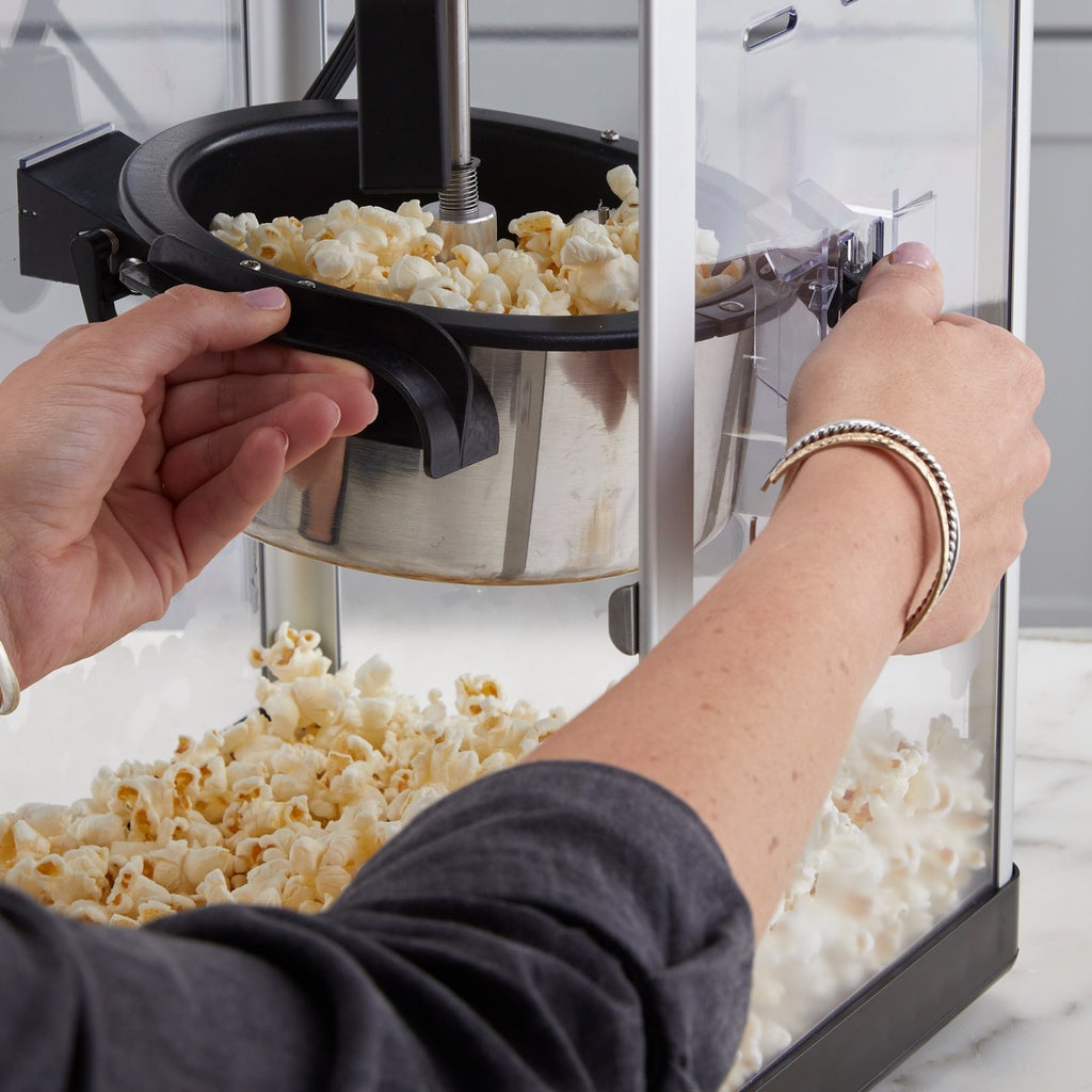 West Bend Theatre Crazy Popcorn Maker XL, 16 Cups