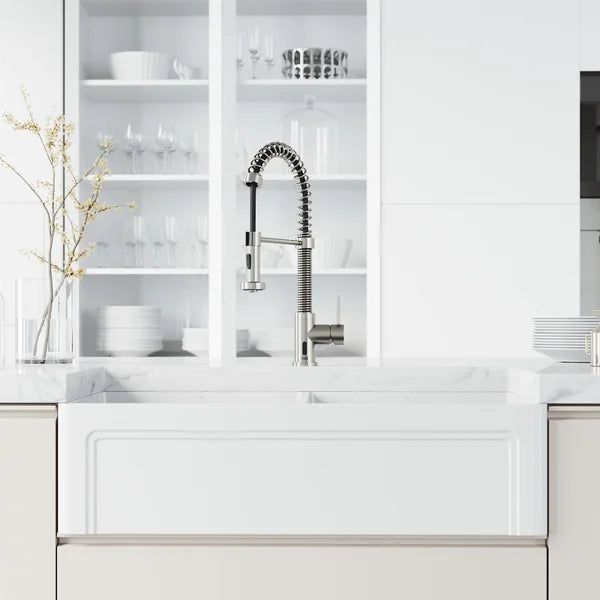 VIGO Edison Pull-down Spray Kitchen Faucet with Touchless Sensor