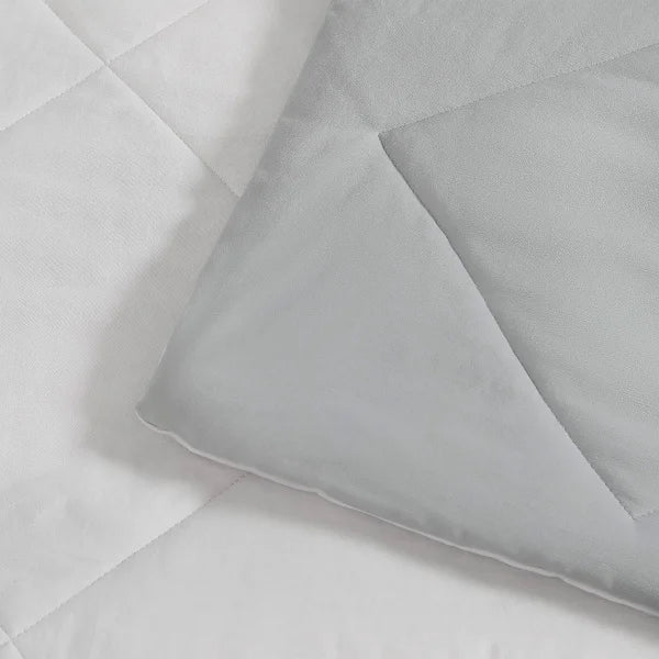 Simmons Down Alternative Blanket