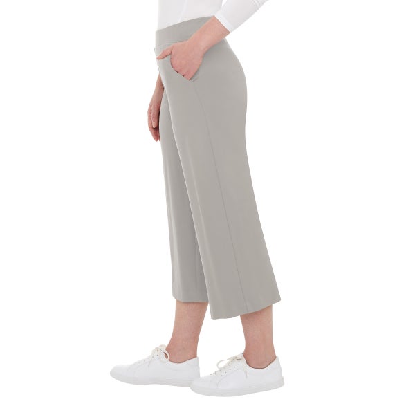 S.C. & CO. Women’s Pull-on Knit Ponte Crop Gaucho