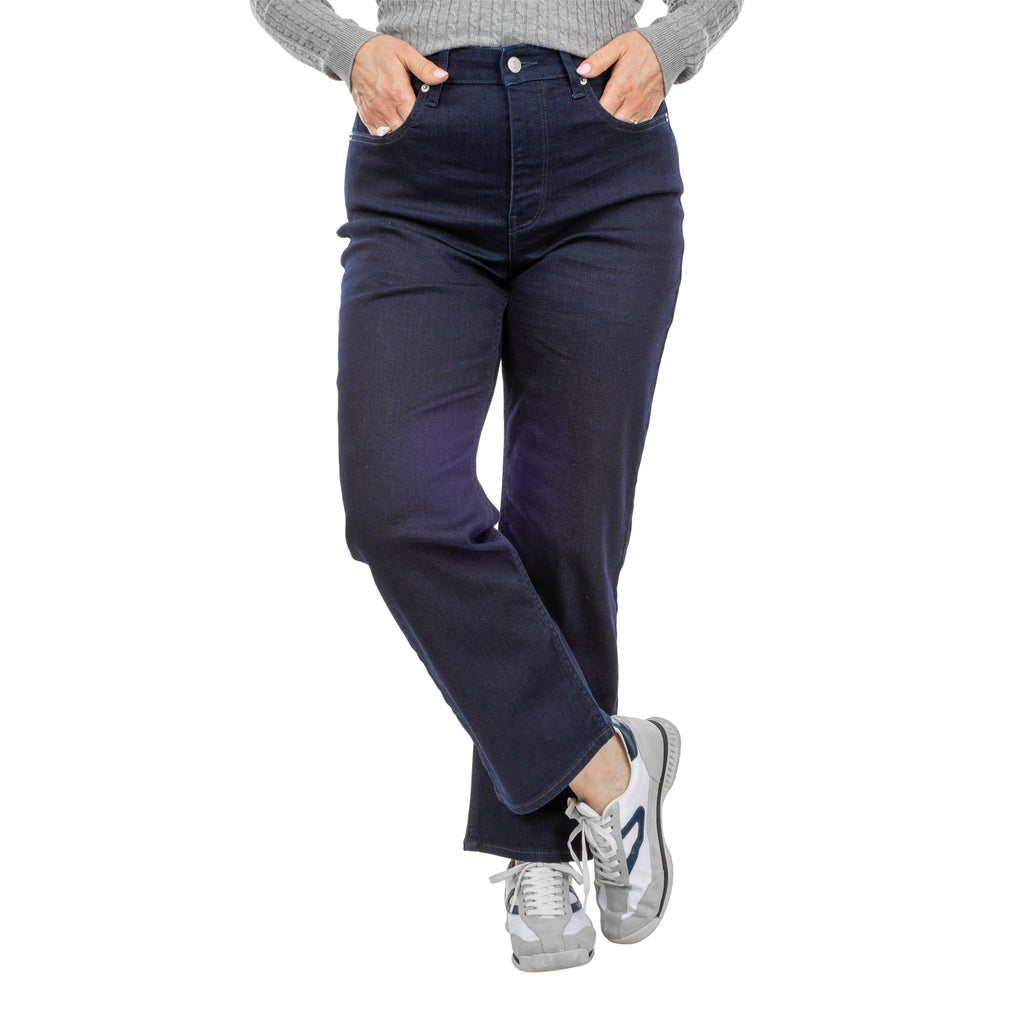 Calvin Klein Women's Straight leg Jean