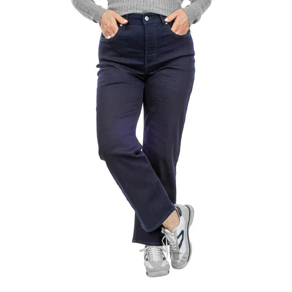 Calvin Klein Women's Straight leg Jean