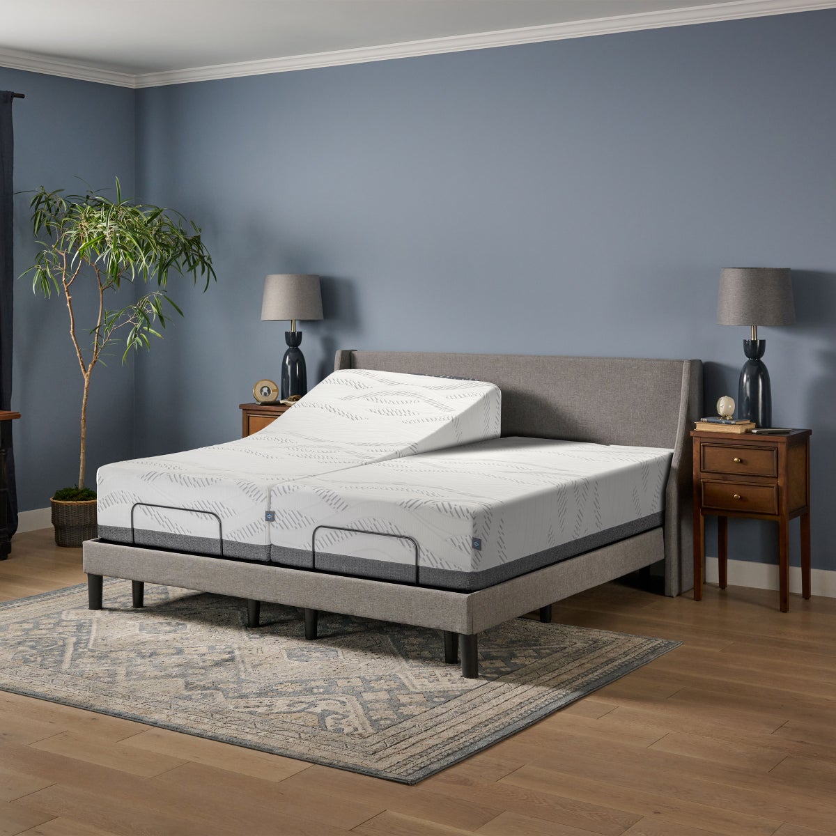 Sealy Mirrorform 30.5 cm (12 in.) Gel Memory Foam Mattress and Adjustable Base Set