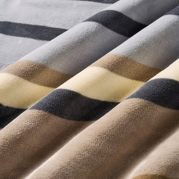 Tommy Hilfiger Luxe Plush Sherpa Throw