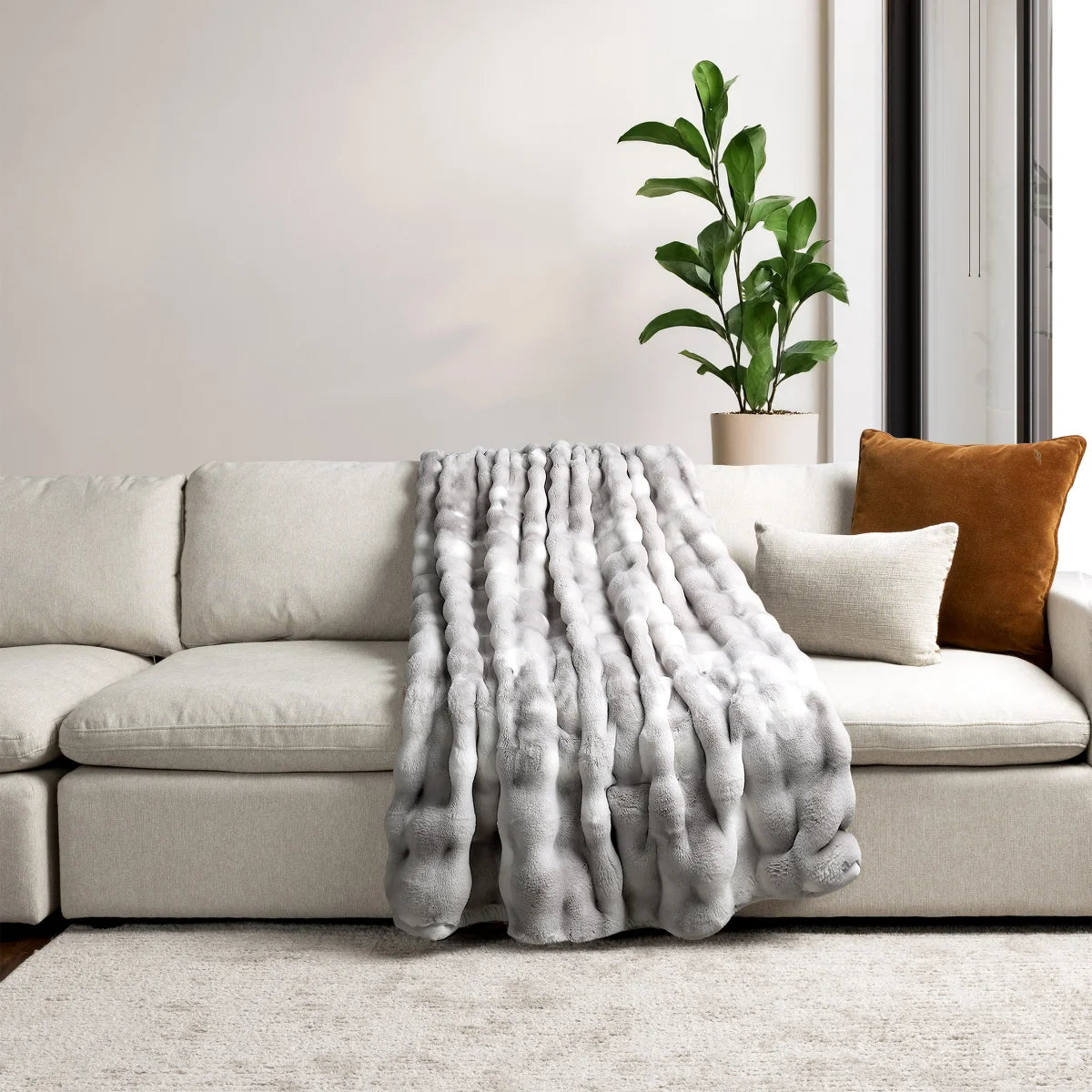 House & Home by Lynda Reeves Luxe Faux Fur Throw