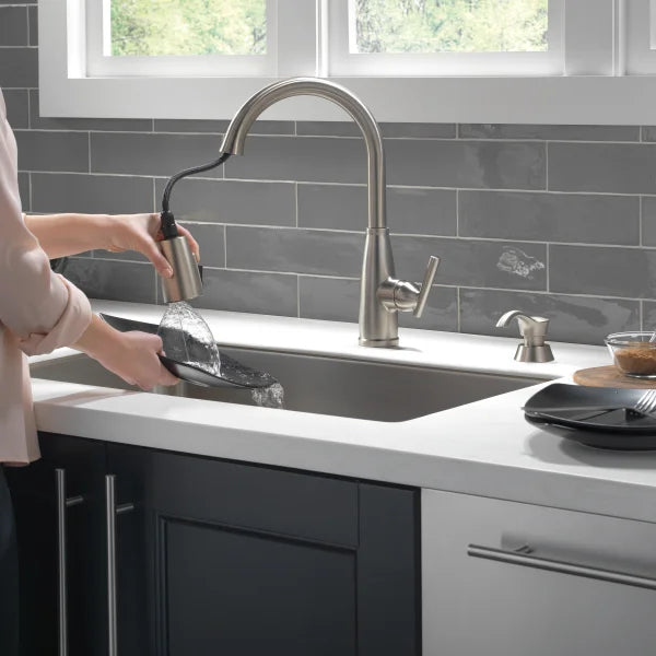 Delta Varos Single Handle Pull-Down Kitchen Faucet