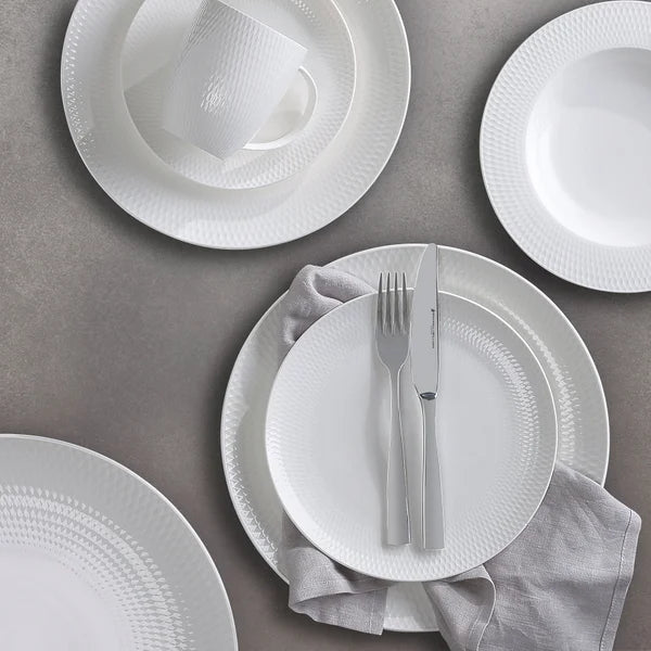 Maxwell & Williams Diamond Porcelain Dinnerware Set, 32-pieces