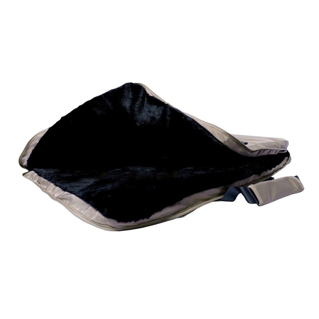 4 Cats & Dogs Gus Portable Travel Bed with Foldable Design and Water-Resistant Cover