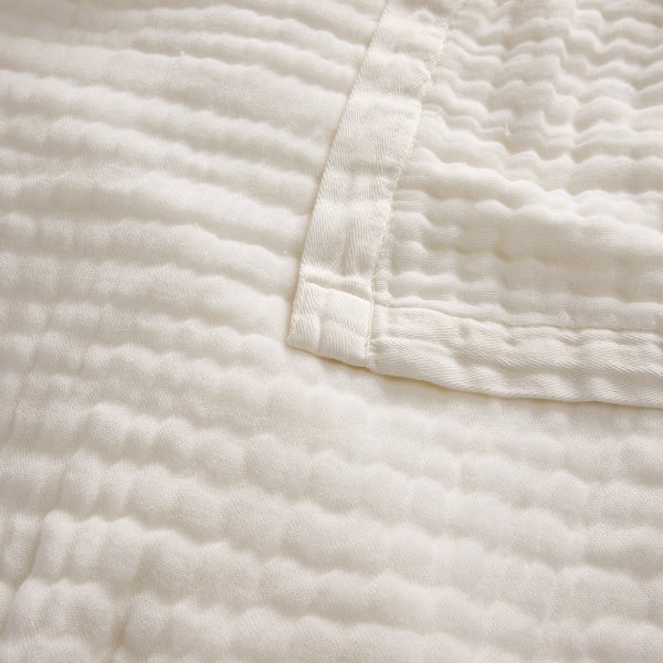 House & Home by Lynda Reeves European Collection - Layered Muslin Blanket & Shams Set