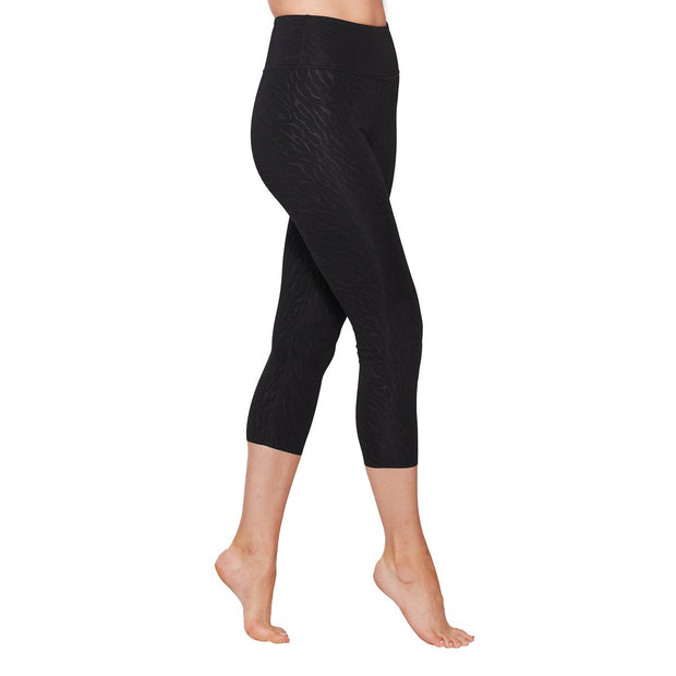 Aurum Women's Embossed Compression 3/4 Length Leggings