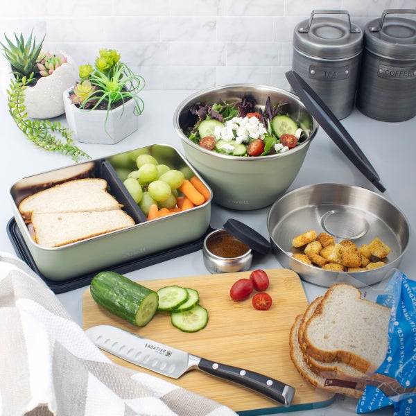 S’well 1.7 L (60 oz) Bento Box and 1.9 L (64 oz) Salad Bowl Set