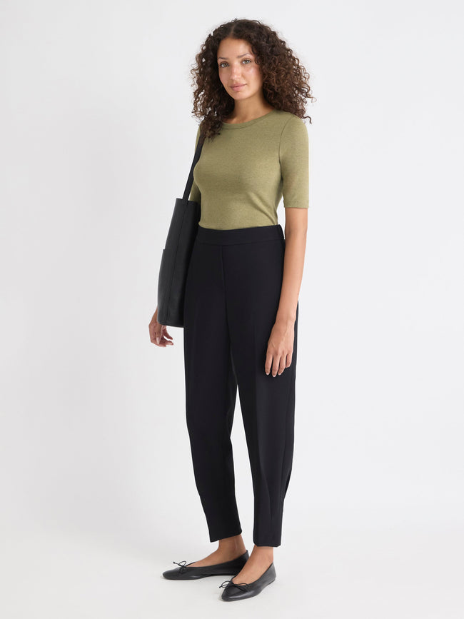 Black Mid-Rise Tapered-Leg Flowy Jogger Pant