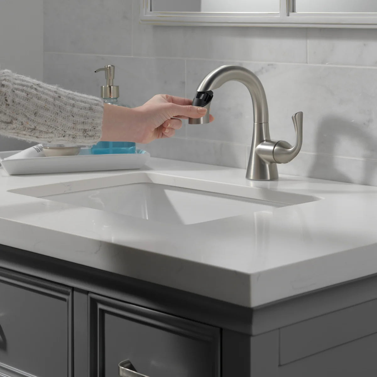 Delta Lampard Single Handle Pull-Down Bathroom Faucet