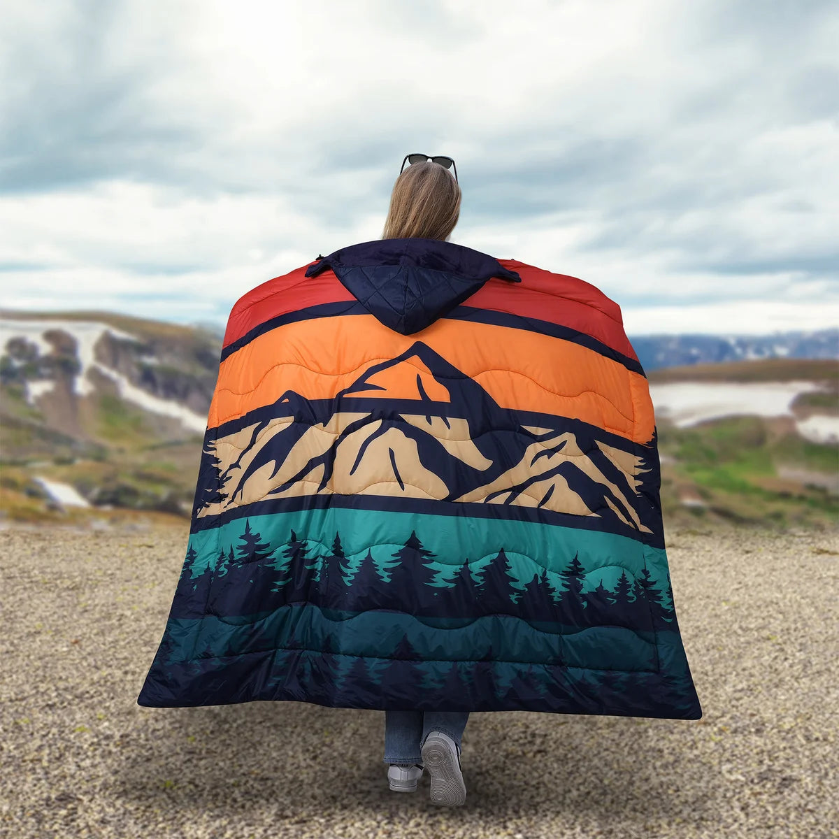 Below Zero Wearable Outdoor Blanket