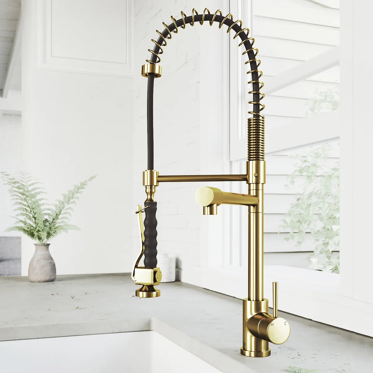 VIGO Zurich Pull-down Sprayer Kitchen Faucet
