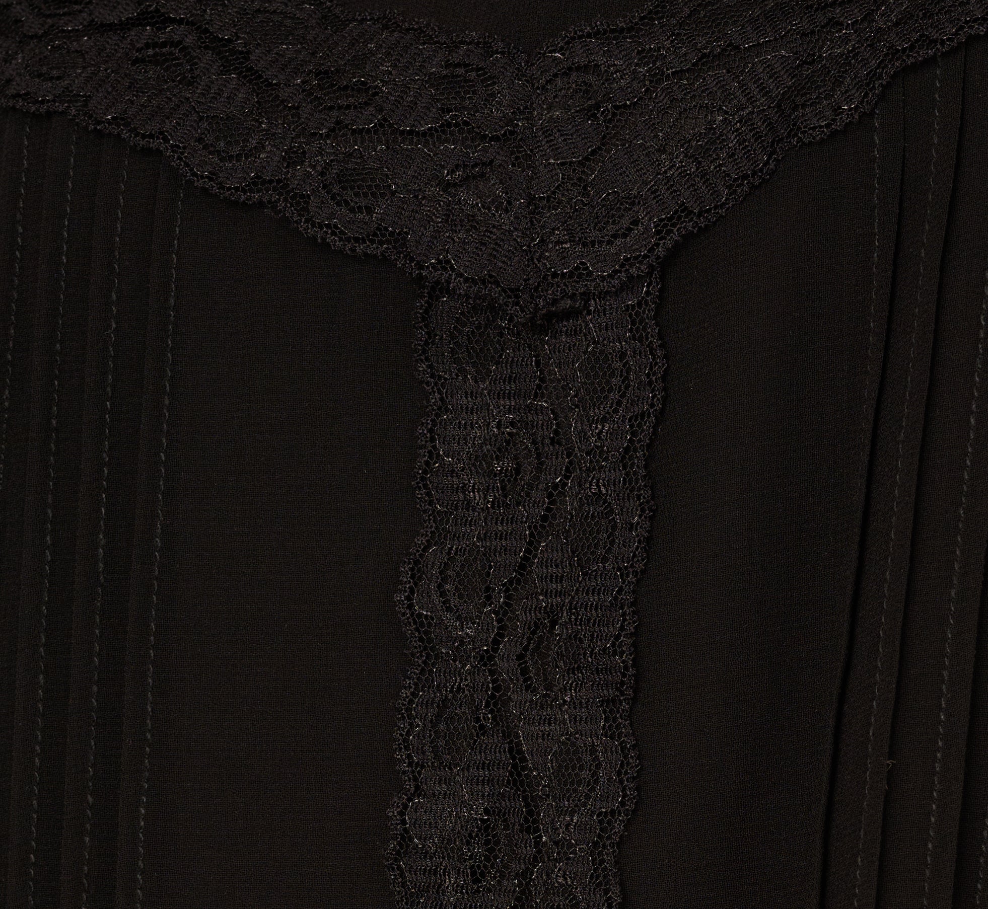Short Sleeve Pintuck Lace Top In Black