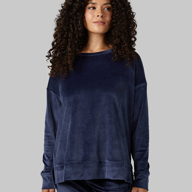 WOMEN'S SOFT VELOUR CREW TOP