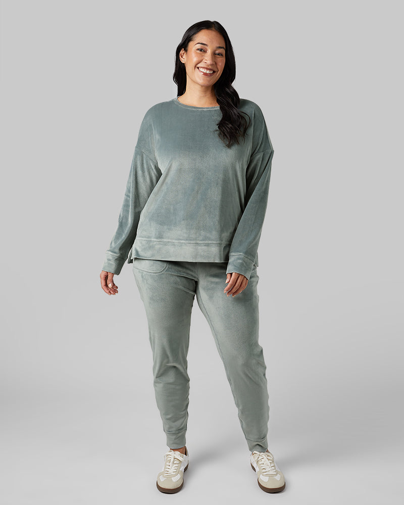 WOMEN'S SOFT VELOUR CREW TOP