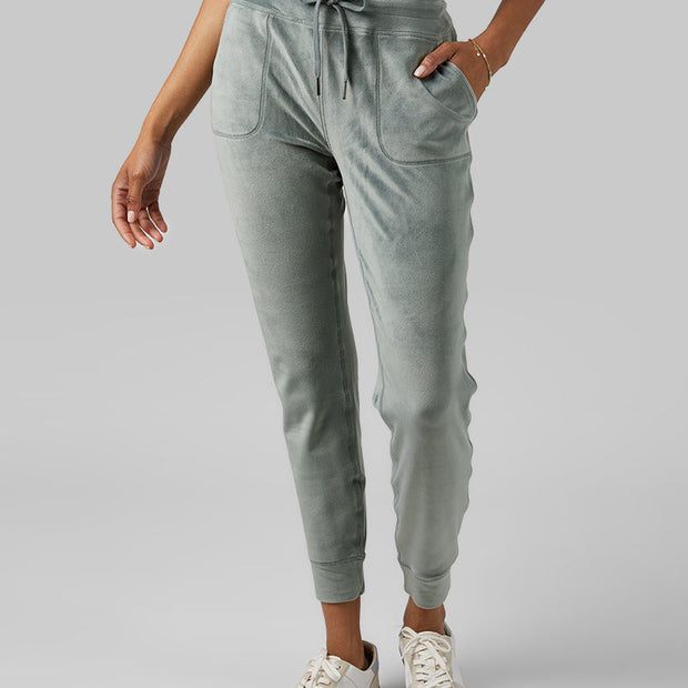WOMEN'S SOFT VELOUR JOGGER