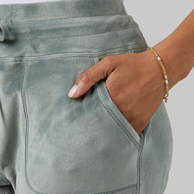 WOMEN'S SOFT VELOUR JOGGER
