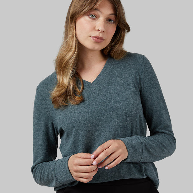 WOMEN'S SOFT SWEATER KNIT VNECK TOP