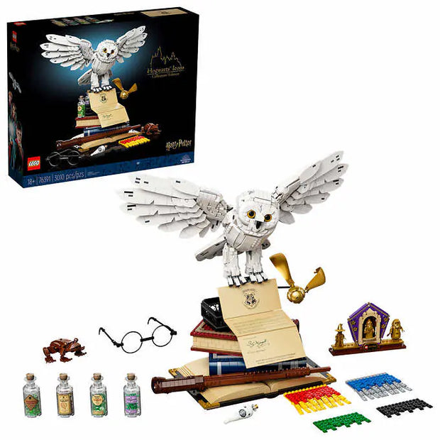 LEGO Harry Potter Hogwarts Icons – Collector’s Edition with Bonus LEGO Architecture New York City 21028